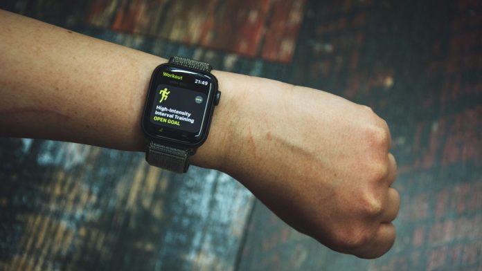 How-to-Buy-the-Best-Fitness-Watch-to-Track-Heart-Rate-on-architectureslab