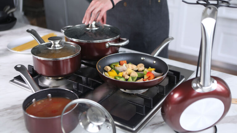 The-Reason-You-Should-Avoid-Using-Nonstick-Cookware-on-architectureslab