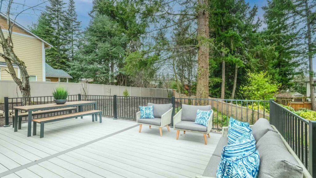 Tips-to-Set-a-DIY-Deck-Porch-for-Your-Modular-Home-on-architectureslab