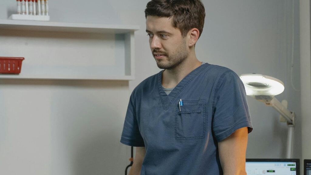 What Makes Medical Scrub Tops With Pockets Essential For Everyday Healthcare Work on architectureslab