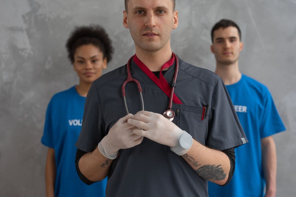 How Can You Get Most Benefits From Choosing Reliable Medical Scrubs For Healthcare (1)